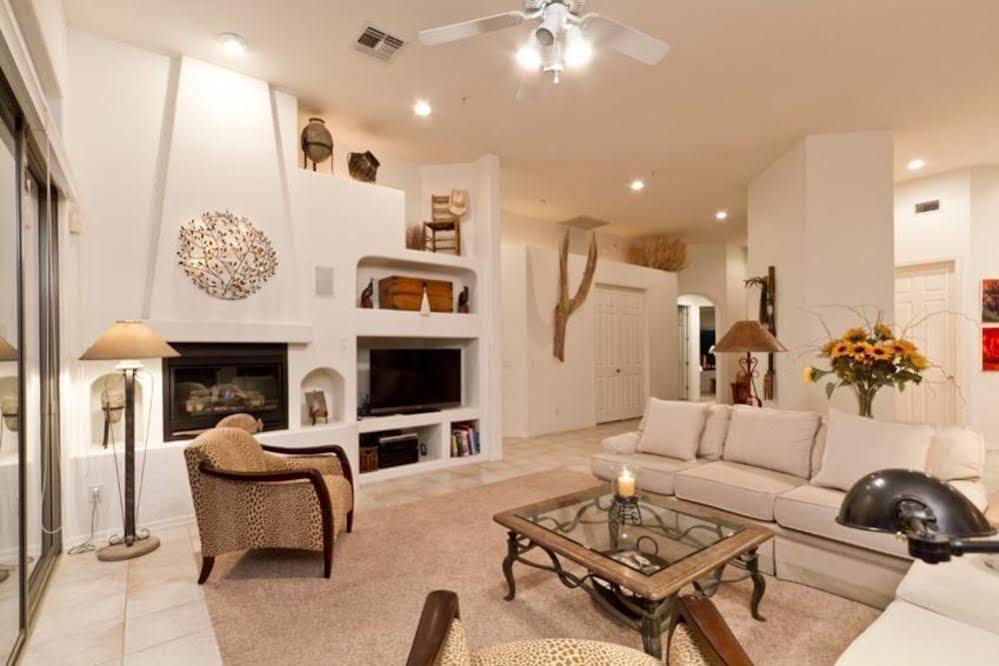 Honey Mesquite Getaway In Legend Trail Carefree Exterior foto
